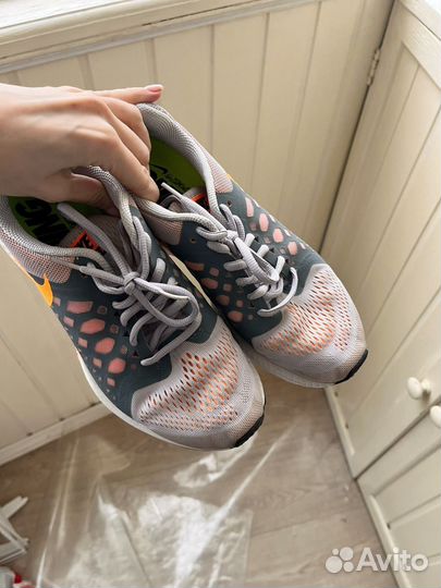 Кроссовки nike женские