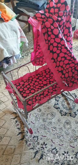 Детская кроватка с маятником для кукол