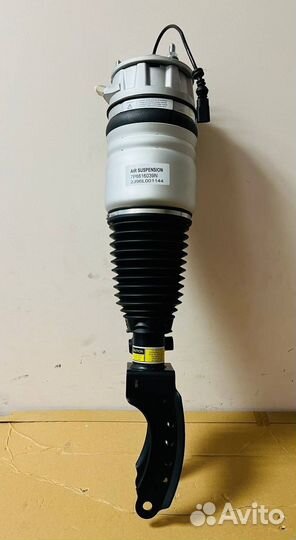 Передний амортизатор Porsche Cayenne 958