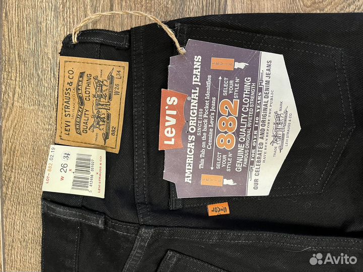 Новые джинсы levis 882