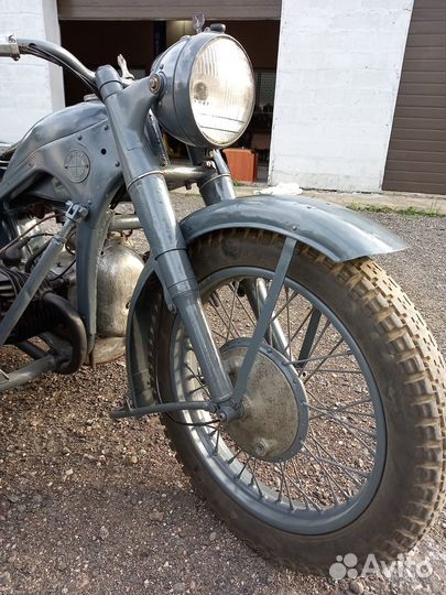 Мотоцикл BMW R12 / М72