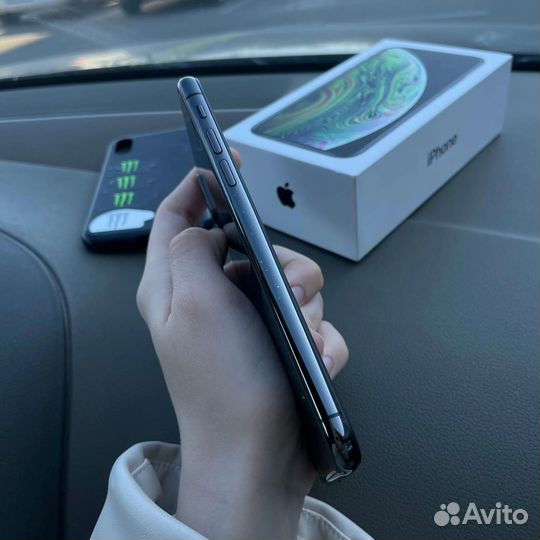 iPhone Xs, 64 ГБ