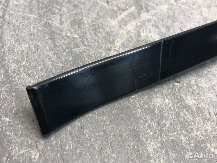 Зад прав молдинг двери Stinger GT