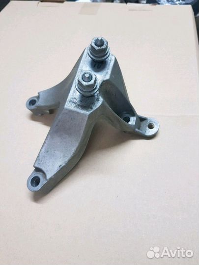 Опора кпп на Рено Логан 2 Сандеро 2 New