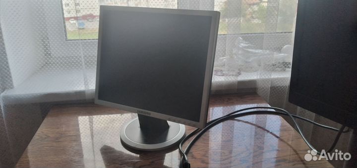 Монитор Samsung syncmaster 740n