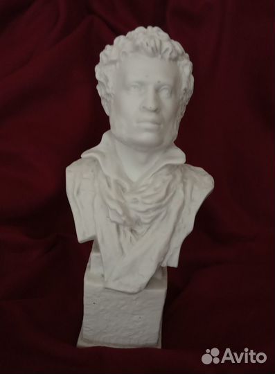 Бюст Пушкина работы С.М. Орлова, 1946 г