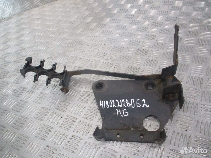 Кронштейн Mercedes-Benz A9305400673