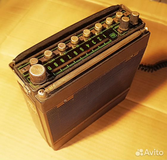 Автомобильный радиоприемник Урал авто 2. СССР 1980