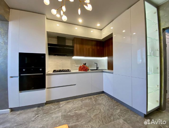 Прямой Кухонный гарнитур на заказ в Новосибирске