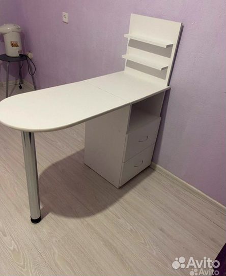 Маникюрный стол складной