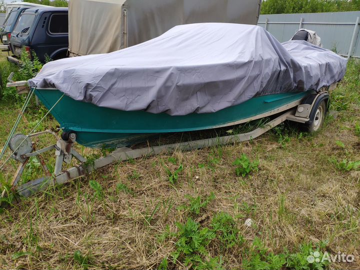 Лодка моторная