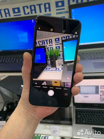 iPhone 8 Plus, 64 ГБ