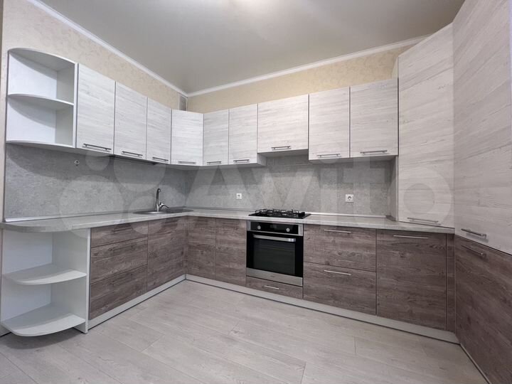 2-к. квартира, 57 м², 12/17 эт.