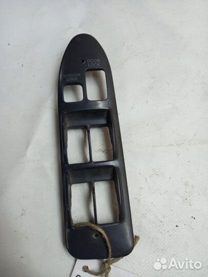 Накладка кнопок стеклоподъемника Toyota Corolla