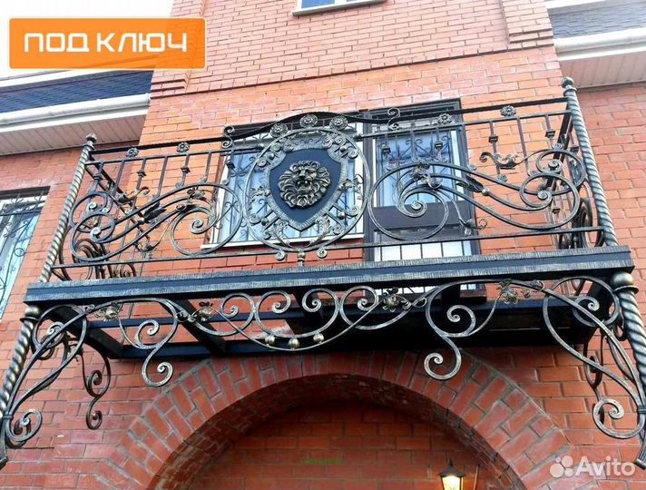 Кованые перила в дом