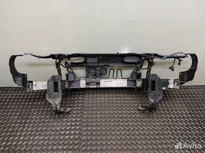 Передняя панель (телевизор) Mercedes-Benz C-Класс