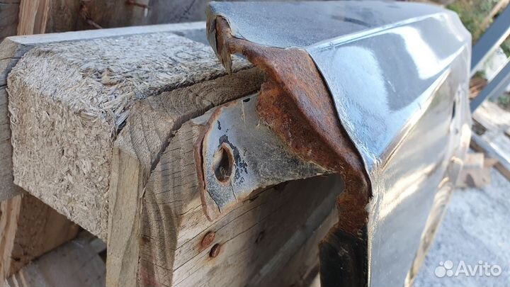 Крыло газ-31105 переднее правое