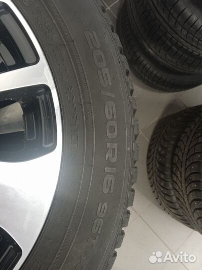 Nokian Hakkapeliitta 8 205 60 r16