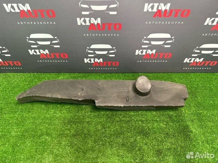 Пыльник крыла левый Skoda Octavia A7 1.6 cwva 2018