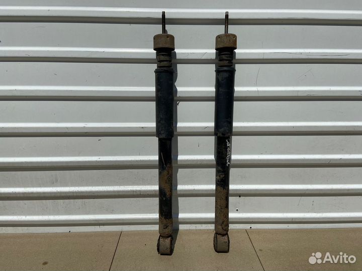 Стойка (амортизатор) задняя Renault Symbol