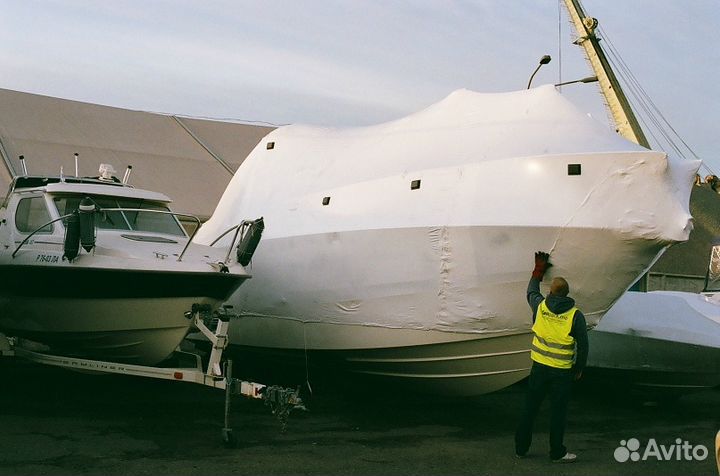 Упаковка лодок и катеров в термоусадочную пленку