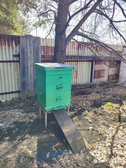 Ульи для пчел, пчелоинвентарь