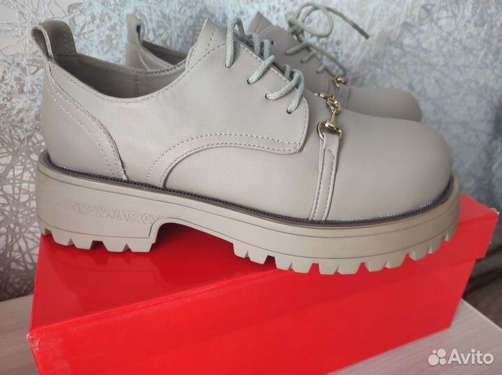 Новые ботинки