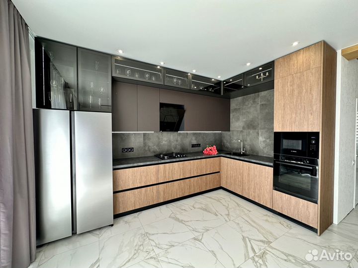 Угловая кухня на заказ. Производство в Новосибирске