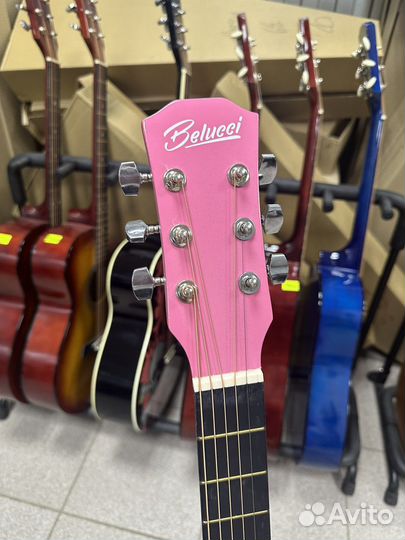 Акустическая гитара для девушек