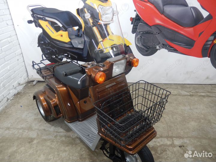 Скутер Honda Gyro X PGM Fi с New контейнера