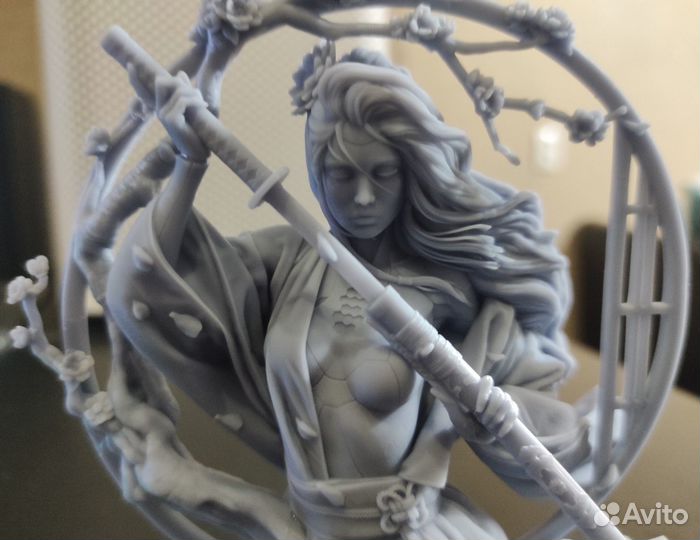 Коллекционная фигурка красивой девушки 13,5см