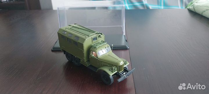 Модель автомобиля ЗИЛ 157 кунг 1: 43, ссм