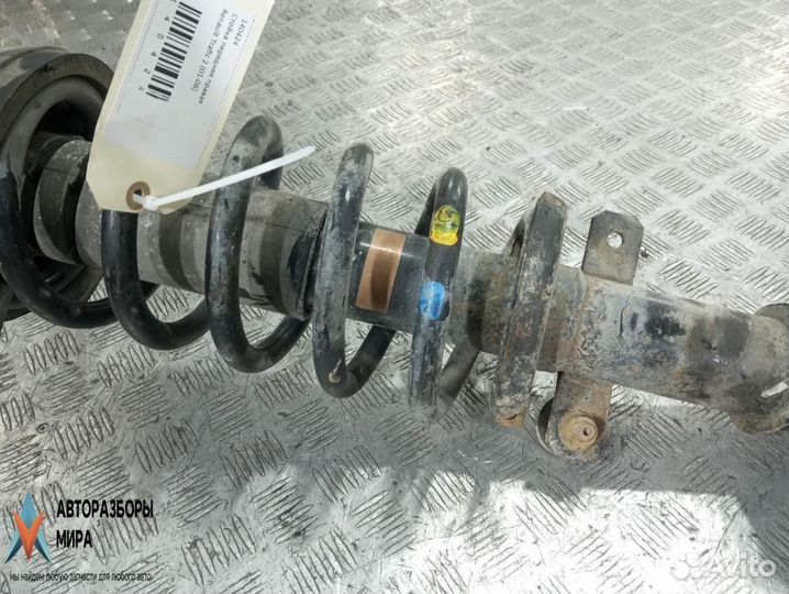 Стойка передняя правая Renault Trafic 2 2005