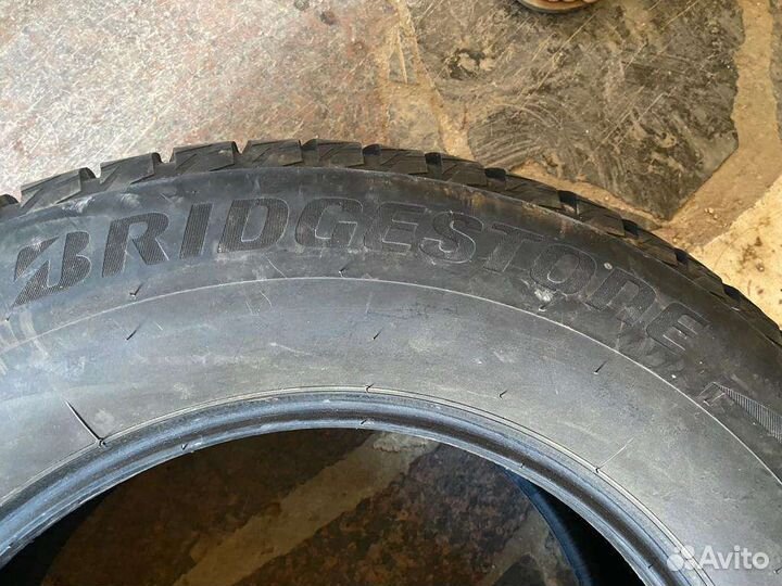 Bridgestone Blizzak Ice 285/60 R18