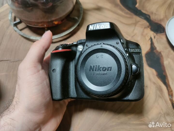 Зеркальный фотоаппарат nikon d5300 body + батблок