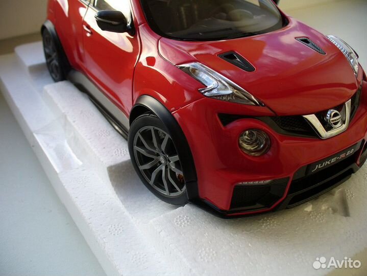 Nissan Juke-R 2.0, autoart (масштаб 1:18)