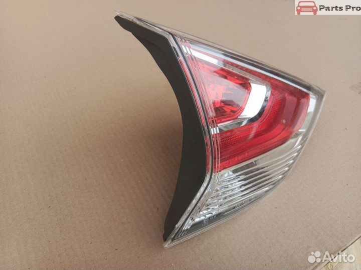 Фара заднего хода левая Nissan Xtrail 32