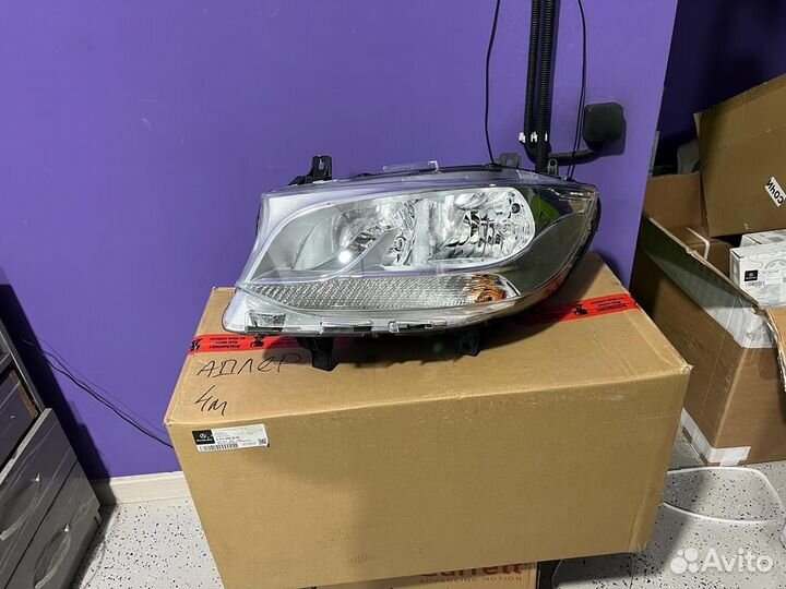 Фара основная передняя правая на Mercedes Sprinter