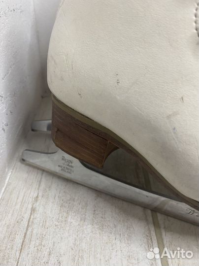 Фигурные коньки risport 200