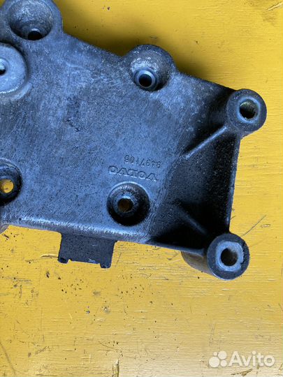 Кронштейн генератора для Volvo S60 2000-2009