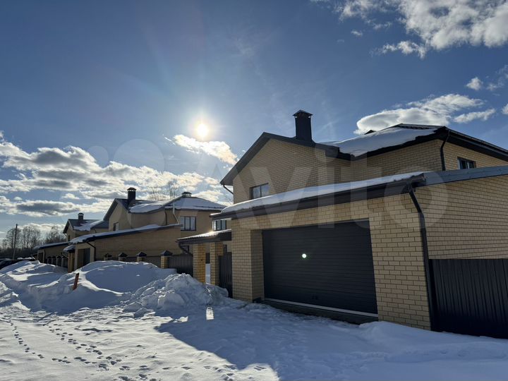 Коттедж 209,8 м² на участке 8 сот.