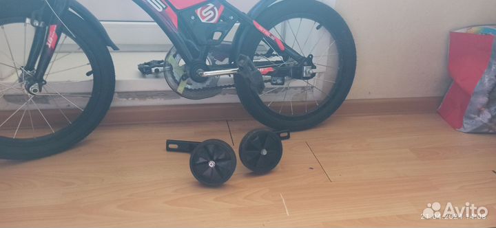 Четырех колесный велосипед