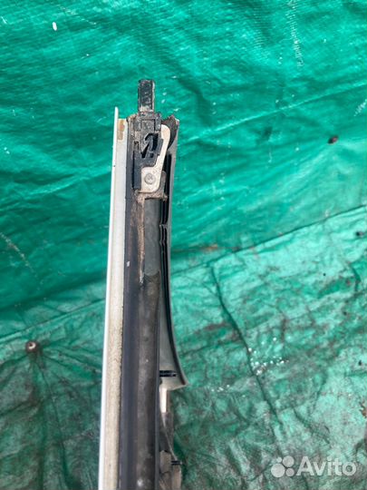 Стекло кузовное глухое левое Porsche Cayenne Кайен