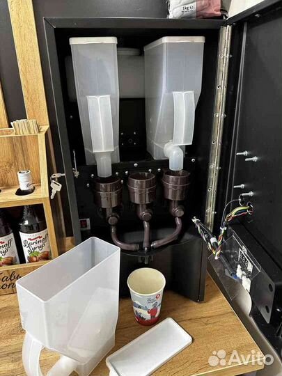 Машина для приготовления чая и коктейлей