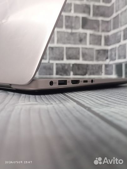 Ноутбук asus