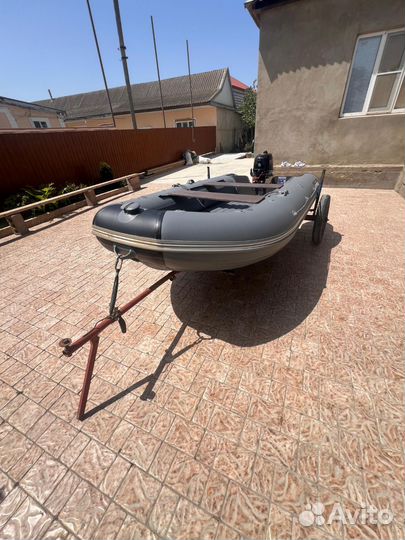 Лодка с мотором