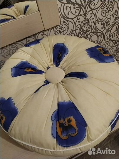 Диванная подушка