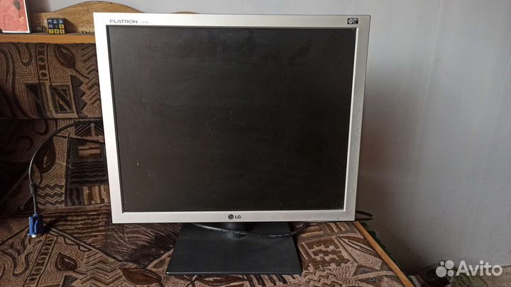 Монитор LG flatron 1919s