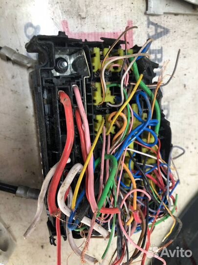 Блок предохранителей моторный Rio 3 11-17 1.6