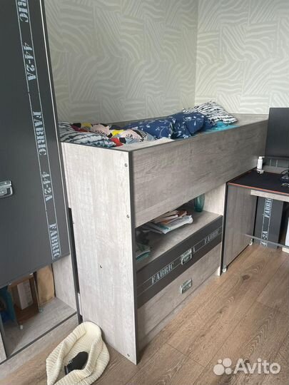 Гарнитур в детскую комнату